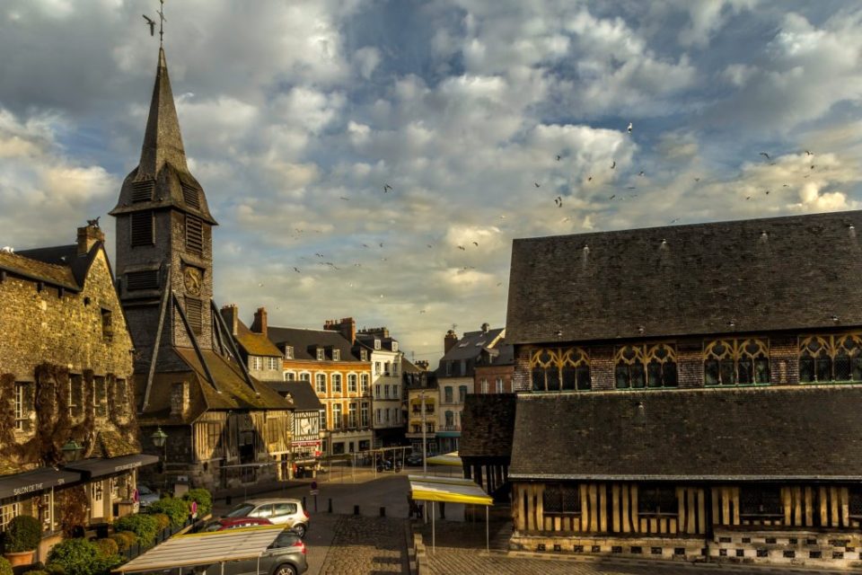 Honfleur-Second-1024×683 a castle on a cloudy day